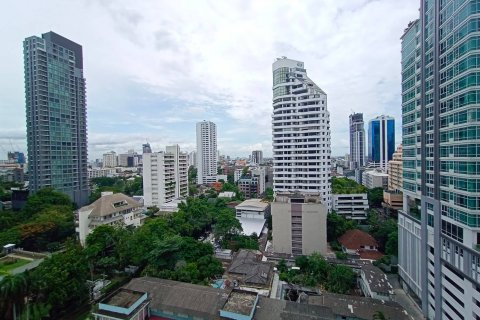 Condo in Bangkok, Thailand, 3 bedrooms № 143619 - photo 17