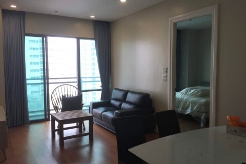 Кондоминиум с 2 спальнями в Бангкоке, Таиланд № 143638 - фото 1