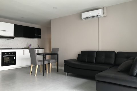 Condo in Bangkok, Thailand, 1 bedroom  № 143618 - photo 2