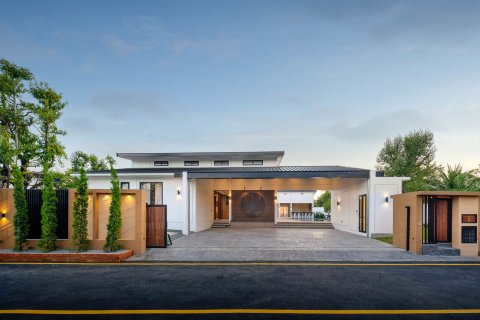 Вилла в Чиангмае, Таиланд с 5 спальнями  № 126095