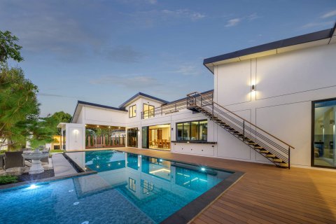 Вилла в Чиангмае, Таиланд с 5 спальнями  № 126095 - фото 2