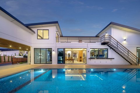 Вилла в Чиангмае, Таиланд с 5 спальнями  № 126095 - фото 17