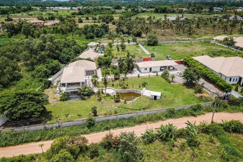House in Hua Hin, Thailand 5 bedrooms № 125212 - photo 5