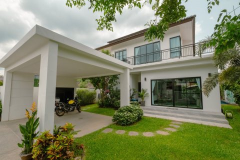 House in Chiang Mai, Thailand 4 bedrooms № 121942 - photo 1