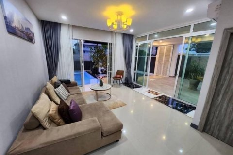 Вилла в Паттайе, Таиланд с 6 спальнями  № 86432 - фото 3