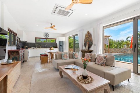 Villa in Ko Samui, Thailand 3 bedrooms № 132565 - photo 8
