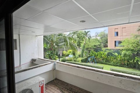 Кондоминиум с 3 спальнями в Бангкоке, Таиланд № 132569 - фото 7