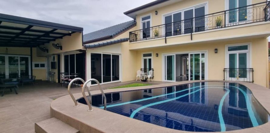 Вилла в Паттайе, Таиланд с 4 спальнями № 132566