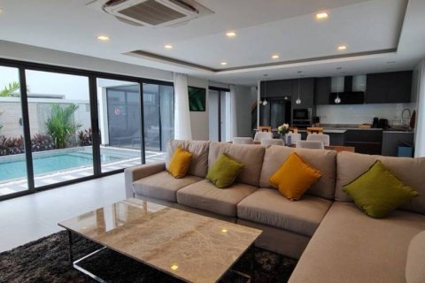 Вилла в Паттайе, Таиланд с 4 спальнями  № 132568 - фото 3