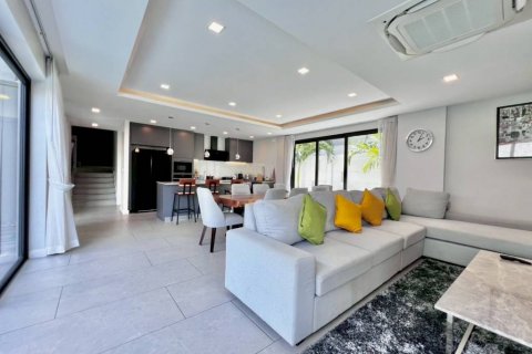 Вилла в Паттайе, Таиланд с 4 спальнями  № 132568 - фото 7