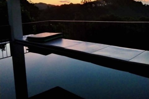 Коммерческая недвижимость в Сураттхани, Таиланд 300м2  № 132564 - фото 3