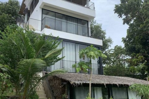 Коммерческая недвижимость в Сураттхани, Таиланд 300м2  № 132564 - фото 1