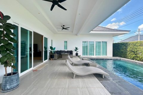 Villa in Hua Hin, Thailand 3 bedrooms № 104165 - photo 2