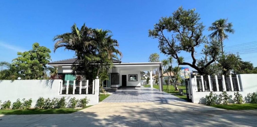 House in Bang Lamung, Thailand 3 bedrooms № 85777