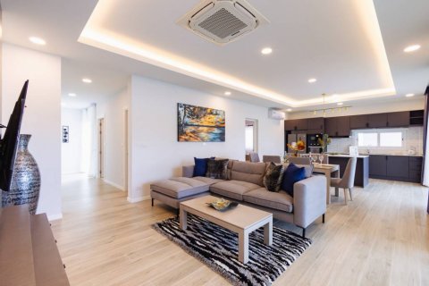 Villa in Hua Hin, Thailand 3 bedrooms № 106957 - photo 4