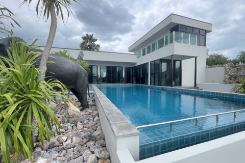 Villa in Phetchaburi, Thailand 4 bedrooms № 106959 - photo 1