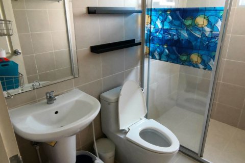 Condo in Huai Khwang, Bangkok, Thailand, 2 bedrooms  № 141923 - photo 9