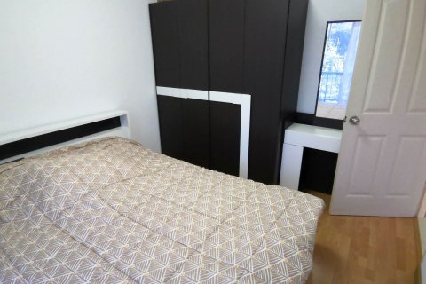 Condo in Huai Khwang, Bangkok, Thailand, 2 bedrooms  № 141923 - photo 6