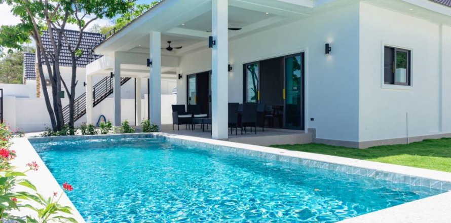 Villa in Hua Hin, Thailand 4 bedrooms № 124557