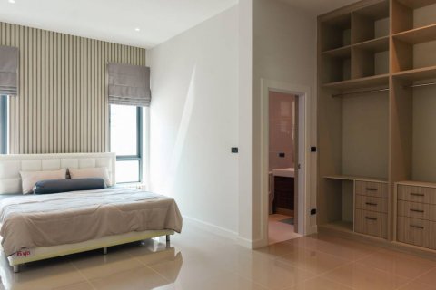 Villa in Hua Hin, Thailand 4 bedrooms № 124557 - photo 10