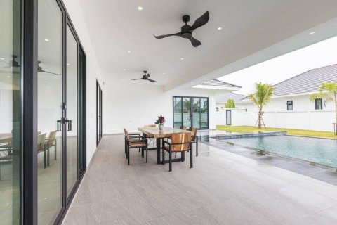 Villa in Hua Hin, Thailand 3 bedrooms № 104579 - photo 10