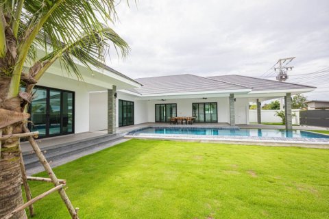 Villa in Hua Hin, Thailand 3 bedrooms № 104579 - photo 4
