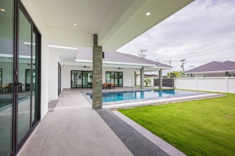 Villa in Hua Hin, Thailand 3 bedrooms № 104579 - photo 6