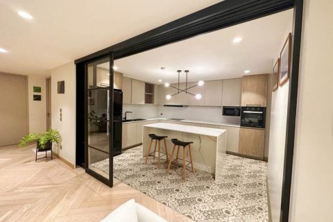 Кондоминиум с 2 спальнями в Ваттхане, Бангкок, Таиланд № 132262 - фото 2