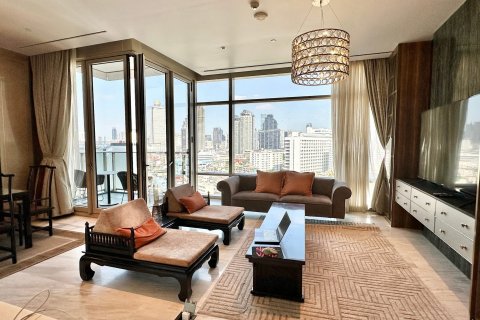 Кондоминиум с 3 спальнями в Сатхоне, Бангкок, Таиланд № 132260 - фото 1