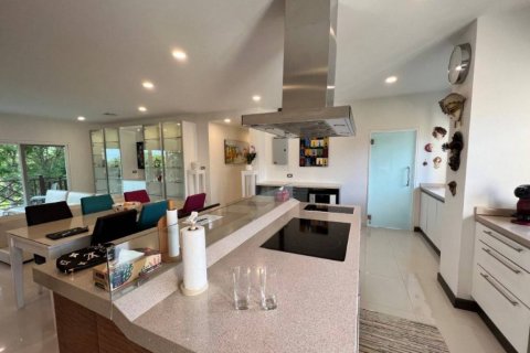 Кондоминиум с 3 спальнями в Ча-аме, Таиланд № 132468 - фото 10