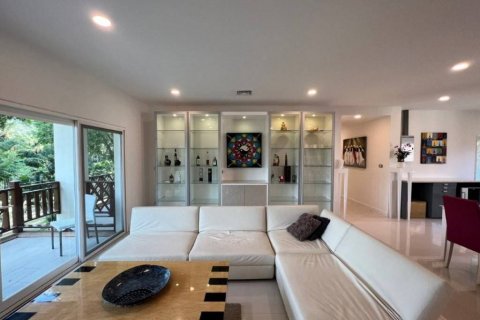 Кондоминиум с 3 спальнями в Ча-аме, Таиланд № 132468 - фото 3