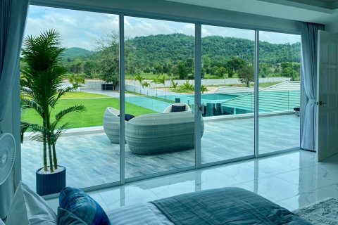 House in Hua Hin, Thailand 3 bedrooms № 125392 - photo 1