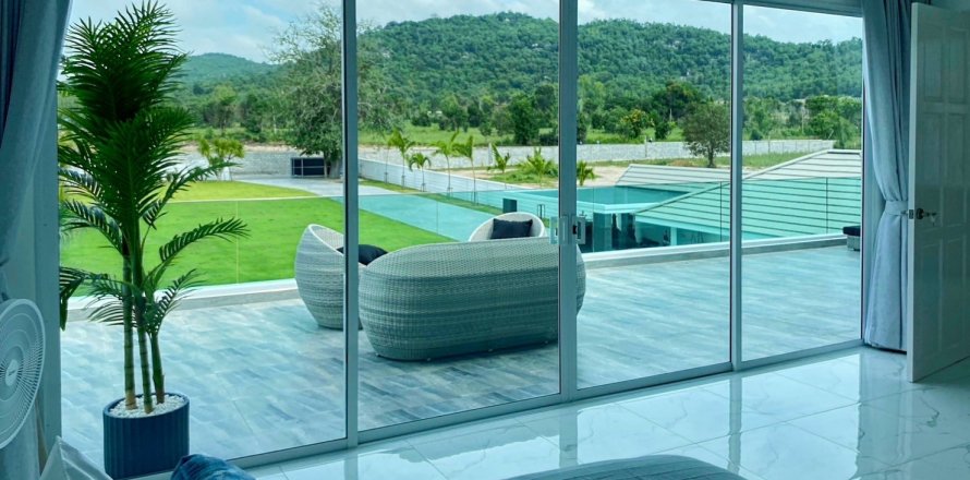 House in Hua Hin, Thailand 3 bedrooms № 125392