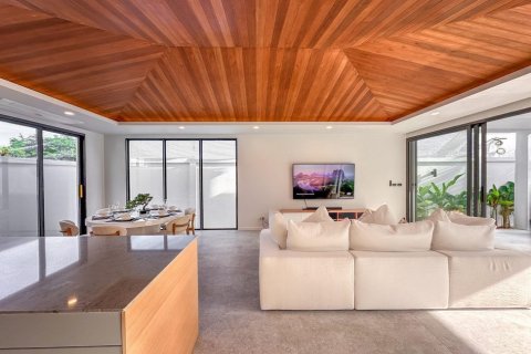 Villa in Phuket, Thailand 3 bedrooms № 125018 - photo 14