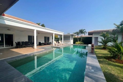 Вилла в Хуа Хине, Таиланд с 4 спальнями № 85768 - фото 1