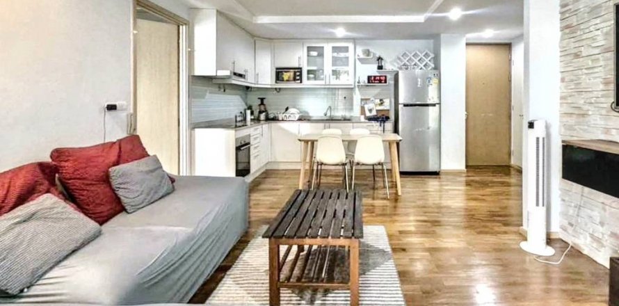 Condo in Khlong Toei, Bangkok, Thailand, 2 bedrooms № 120495