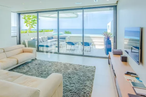 Кондоминиум с 3 спальнями в Кате, Таиланд № 131116 - фото 1