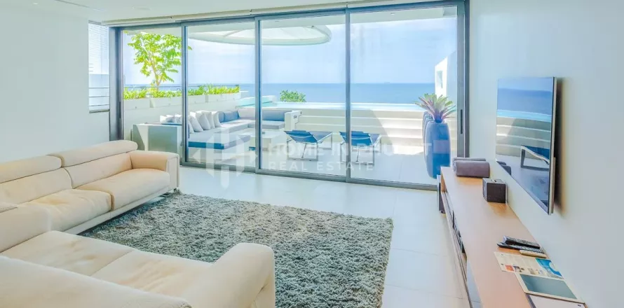 Кондоминиум с 3 спальнями в Кате, Таиланд № 131116