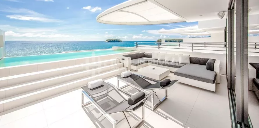 Condo in Kata, Thailand, 2 bedrooms  № 131115