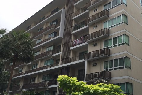 Condo in Bangkok, Thailand, 2 bedrooms  № 144213 - photo 11