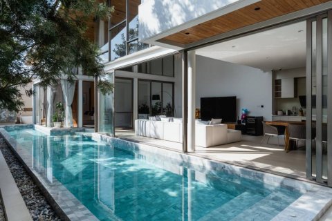 Villa in Bang Tao, Thailand 4 bedrooms № 120350 - photo 1