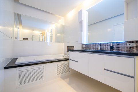 Кондоминиум с 3 спальнями в Хуа Хине, Таиланд № 125208 - фото 13