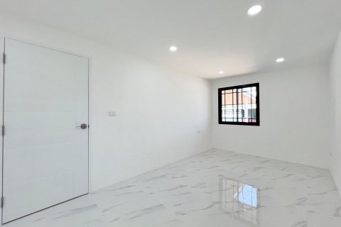 House in Pa Klok, Thailand 3 bedrooms № 141537 - photo 11