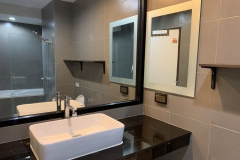 Condo à Lat Phrao, Bangkok, Thaïlande, 2 chambres  № 141535 - photo 8