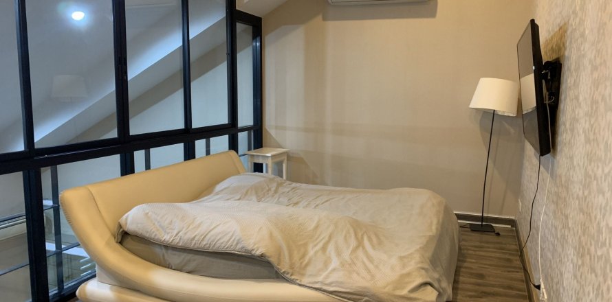 Condo à Lat Phrao, Bangkok, Thaïlande, 2 chambres  № 141535