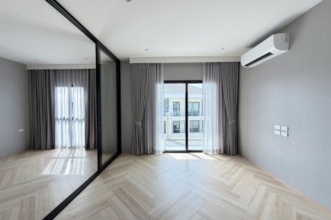 Condo in Bang Tao, Thailand, 1 bedroom  № 124066 - photo 4