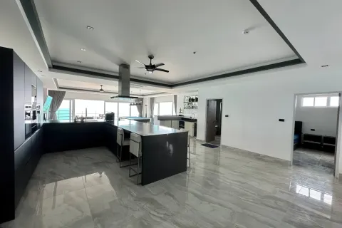 Apartment in Pattaya, Thailand 3 bedrooms № 80232 - photo 4
