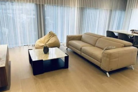 Condo in Pathum Wan, Bangkok, Thailand, 2 bedrooms  № 123760 - photo 1
