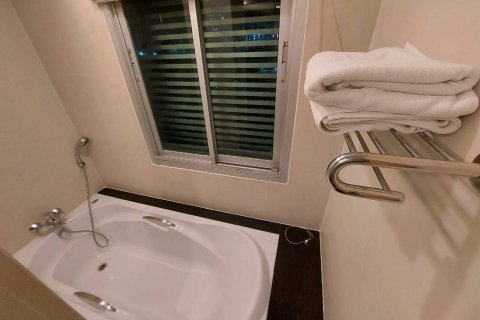 Condo in Bang Rak, Bangkok, Thailand, 4 bedrooms  № 123828 - photo 3