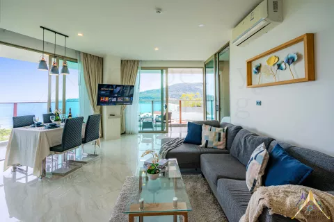 Condo in Kathu, Thailand, 2 bedrooms  № 141751 - photo 1